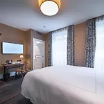 & Le Bouclier D'or 4*