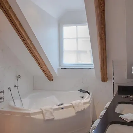 & Le Bouclier D'or Отель Страсбург