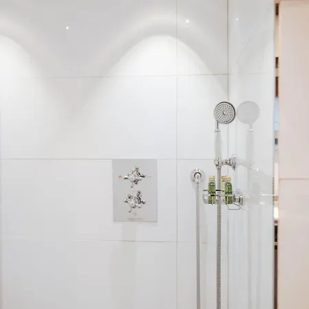 & Le Bouclier D'or Hotell