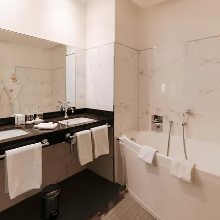 & Le Bouclier D'or Hotell