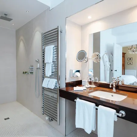 Hotell & Le Bouclier D'or