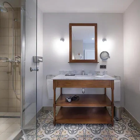 Hotell & Le Bouclier D'or