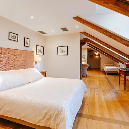 & Le Bouclier D'or 4* Strasbourg