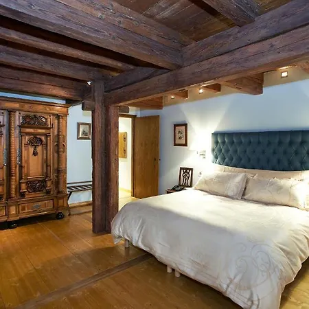 & Le Bouclier D'or 4*