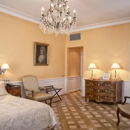 Отель & Le Bouclier D'or