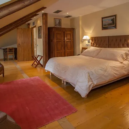 Отель & Le Bouclier D'or 4*