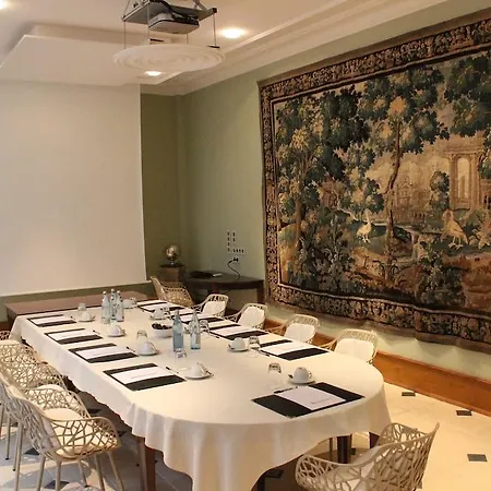 & Le Bouclier D'or 4*