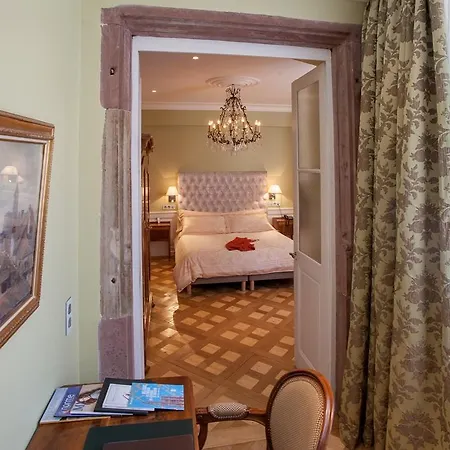 & Le Bouclier D'or Hotel