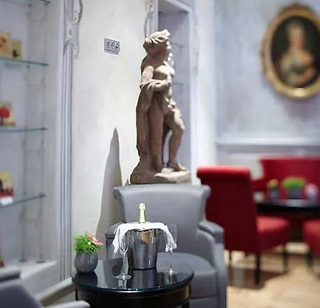 & Le Bouclier D'or 4*